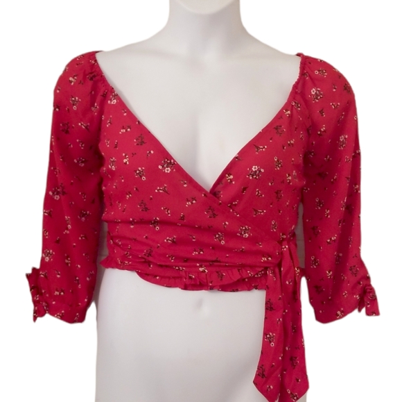 Guess Crossover Crop Top Size XS Red Floral - Picture 5 of 6